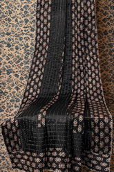 handcrafted reversible mashroo double quilt with filler - Noir Gleam