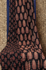 handcrafted reversible mashroo double quilt with filler - Noir Gleam