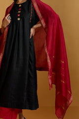 handwoven maheshwari dupatta - deep red