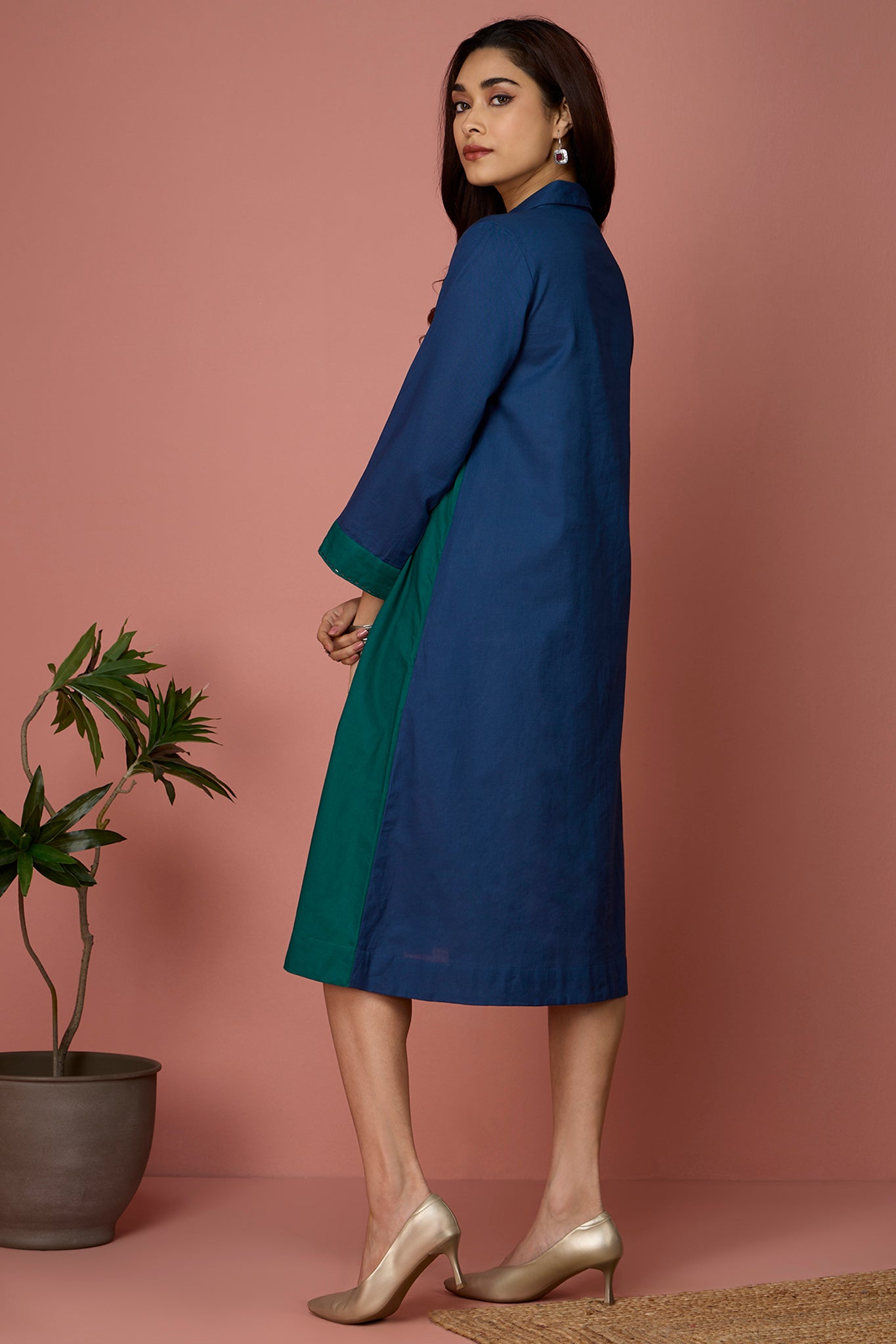 cross shirt dress - Indigo & Emerald