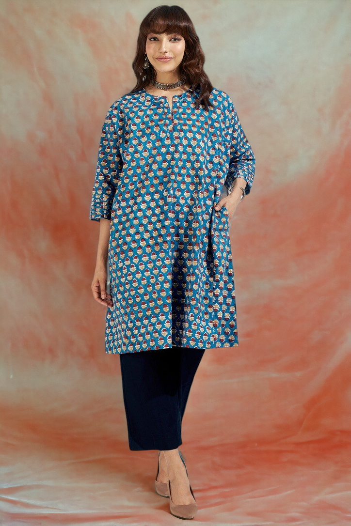 leisure tunic - azure skies & tranquil meadow