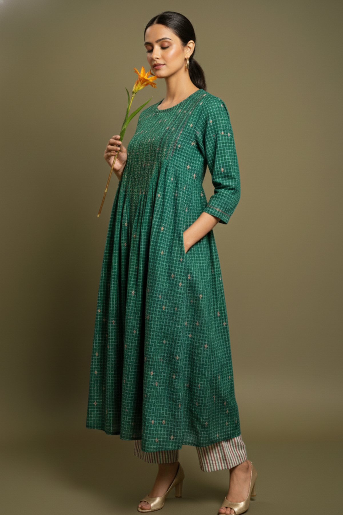 Emerald Pin Bloom Cotton Kurta With Pintuck