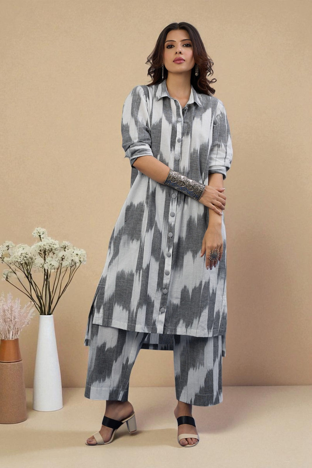 Co-ord Set Silver Silence Hi-Low Hem Kurta & Pants