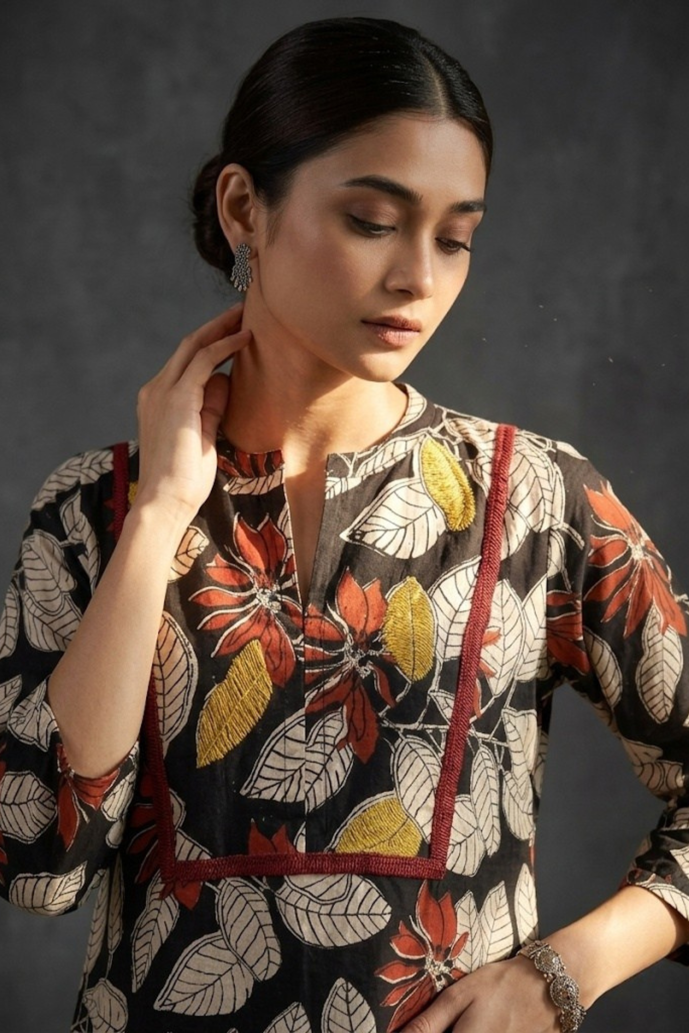 Black Flora Cotton Dress With Patch Pocket