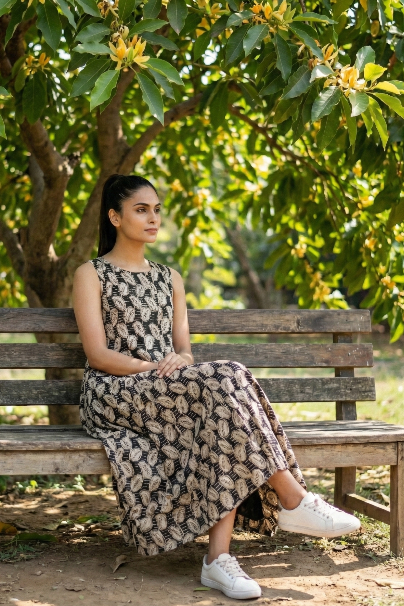 Black Leafplay Long Sleeveless Dress