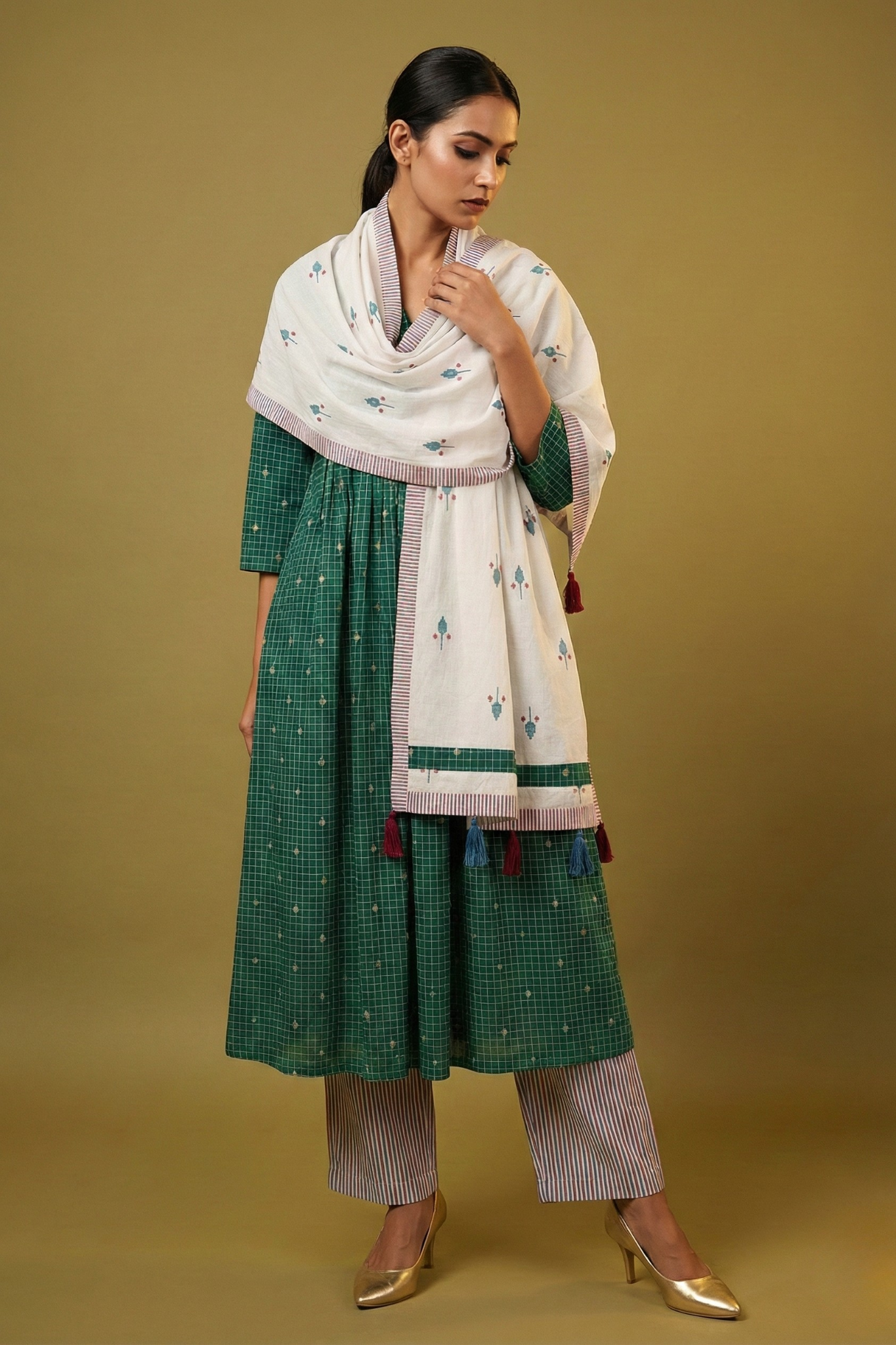 Emerald Pin Bloom Cotton Kurta With Pintuck