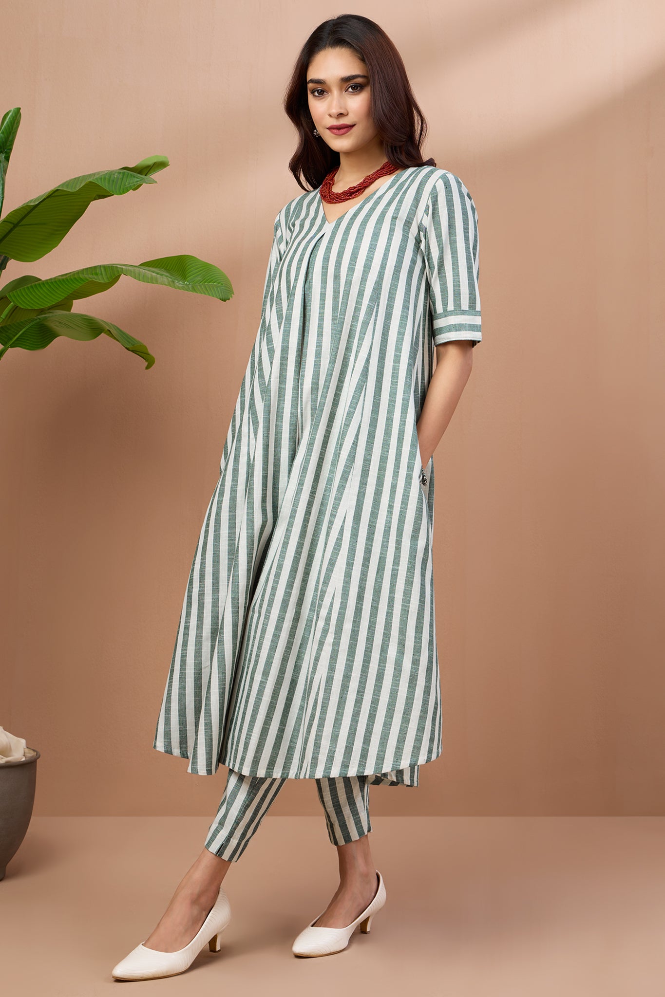 co-ord set box pleated v-neck kurta - jade stripes