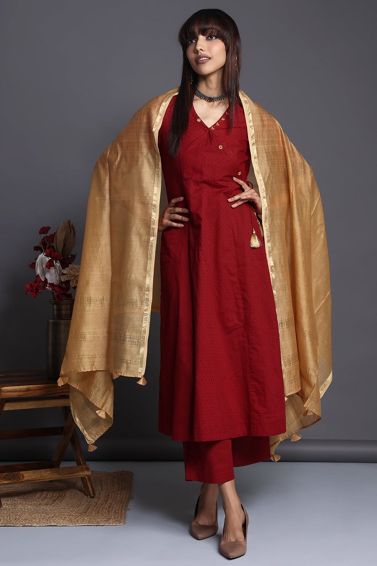 handwoven maheshwari dupatta - jewel gold