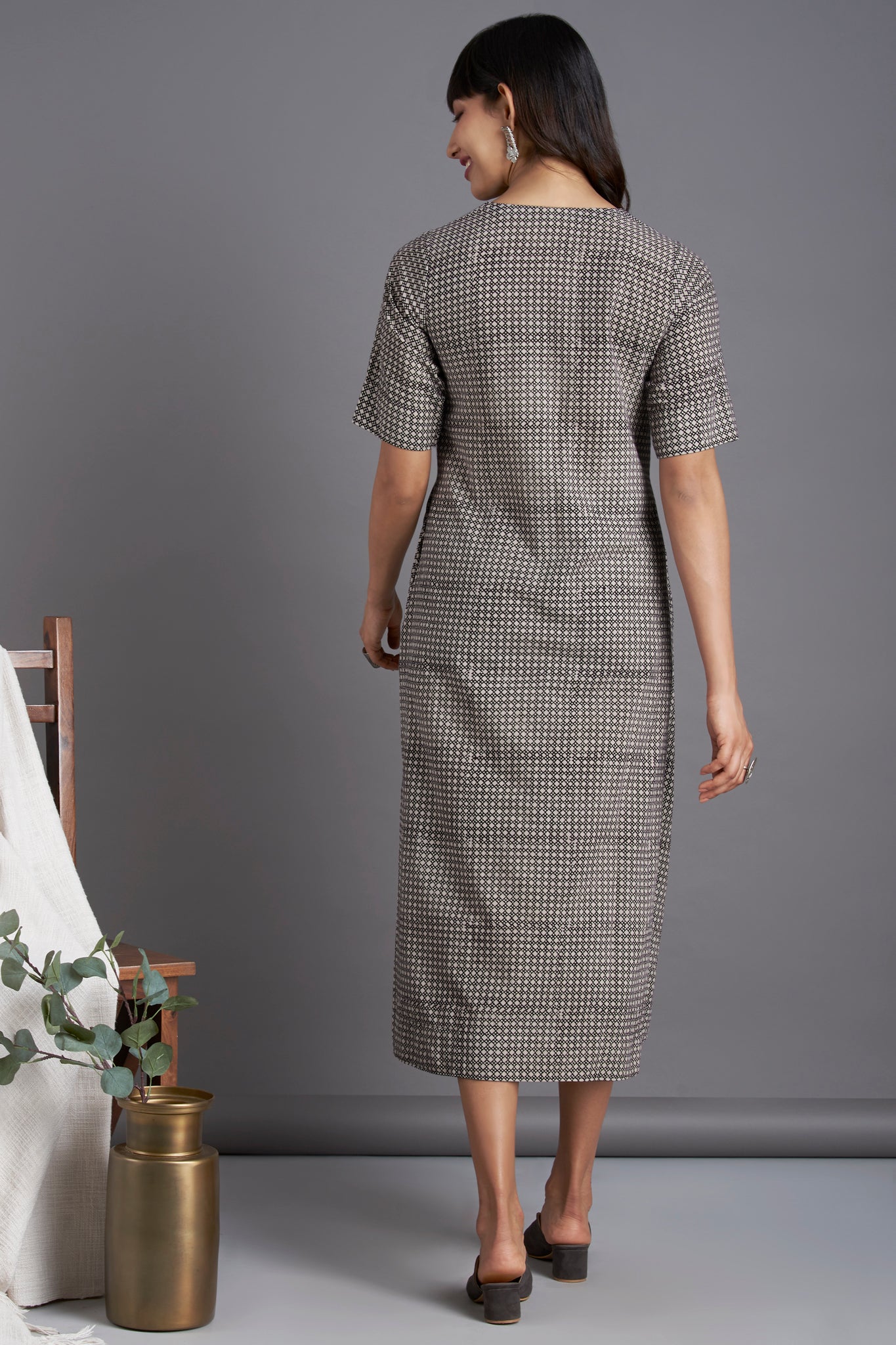 midi dress with belt - monochrome motif & serene oasis