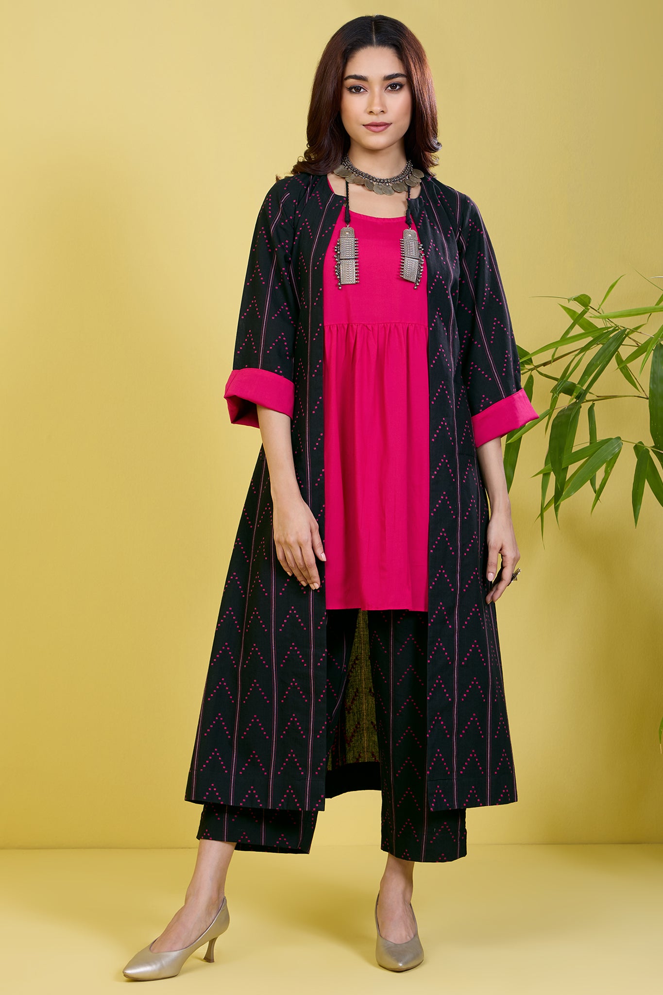 co-ord set front open black jacket with pants & top noir pink