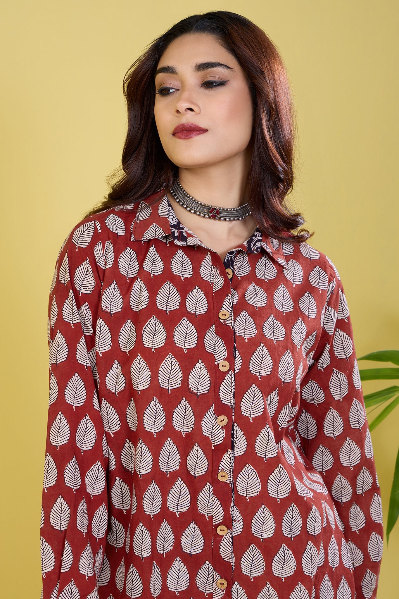 button down bagh red carmine leaves