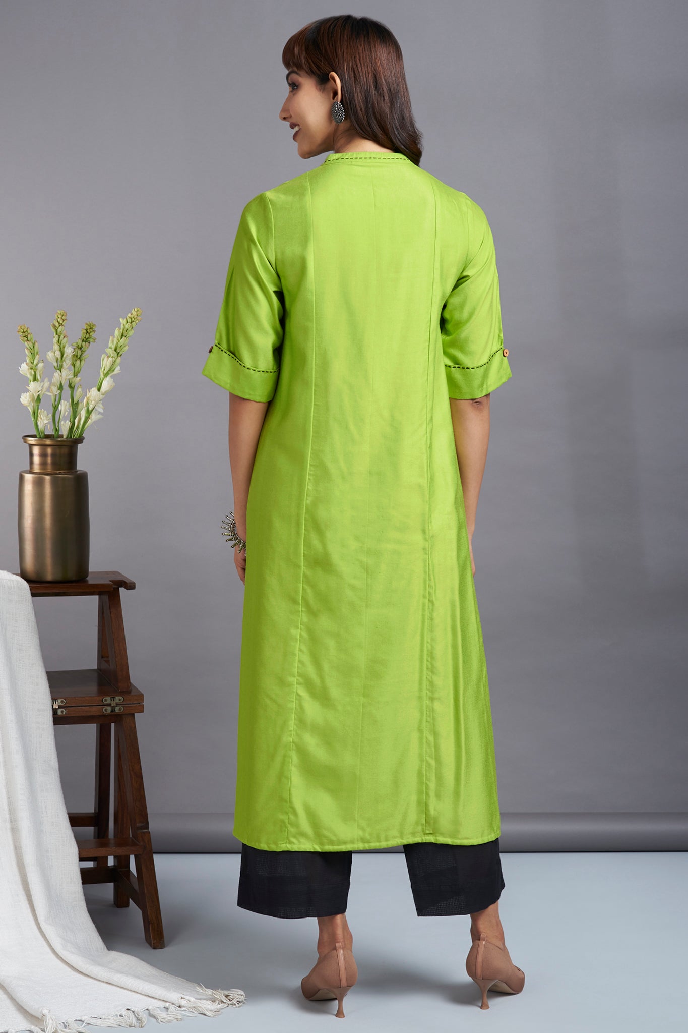 long yoke panel kurta - glistening lime & mughal butta