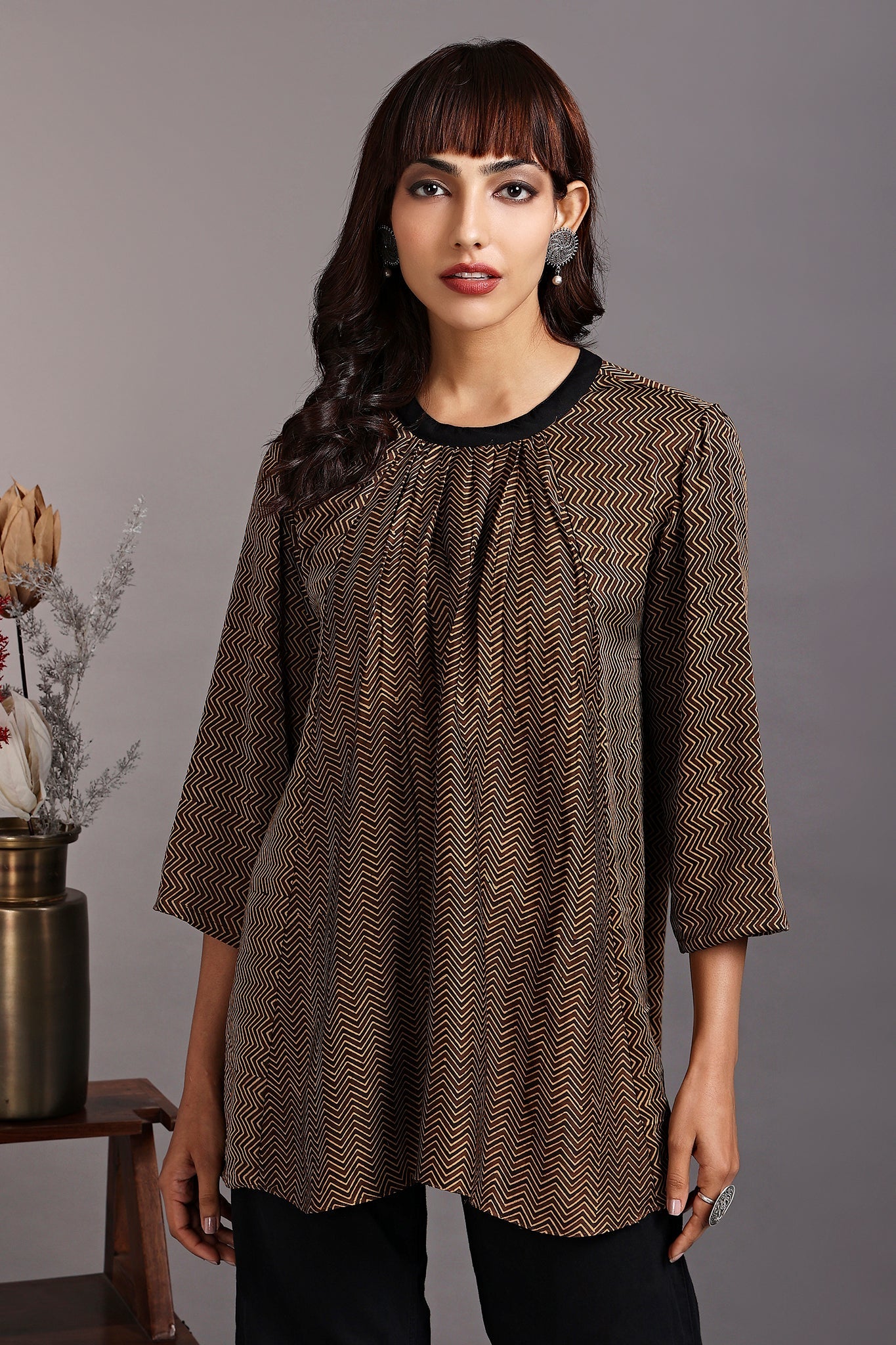 crew neck short top - smocked topaz & chevron lines