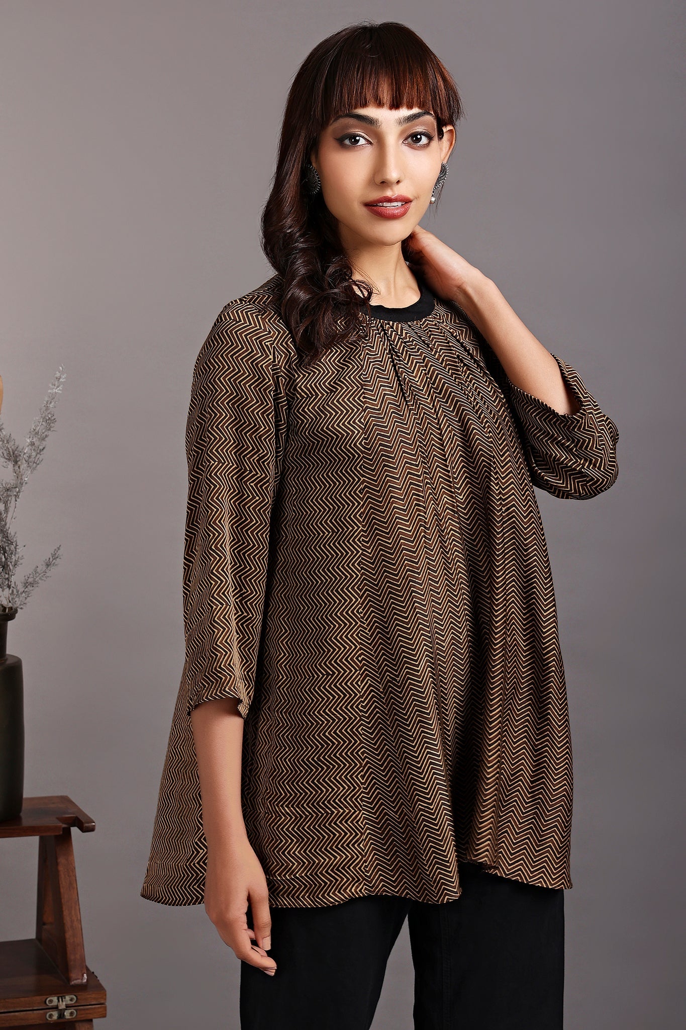 crew neck short top - smocked topaz & chevron lines