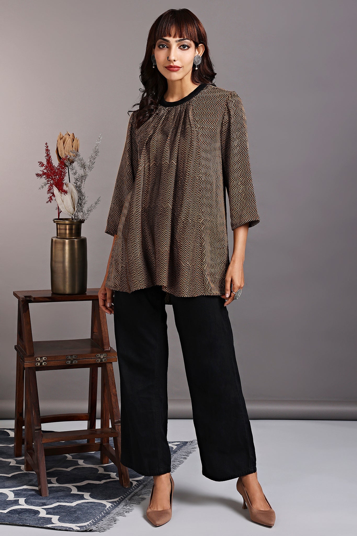 crew neck short top - smocked topaz & chevron lines