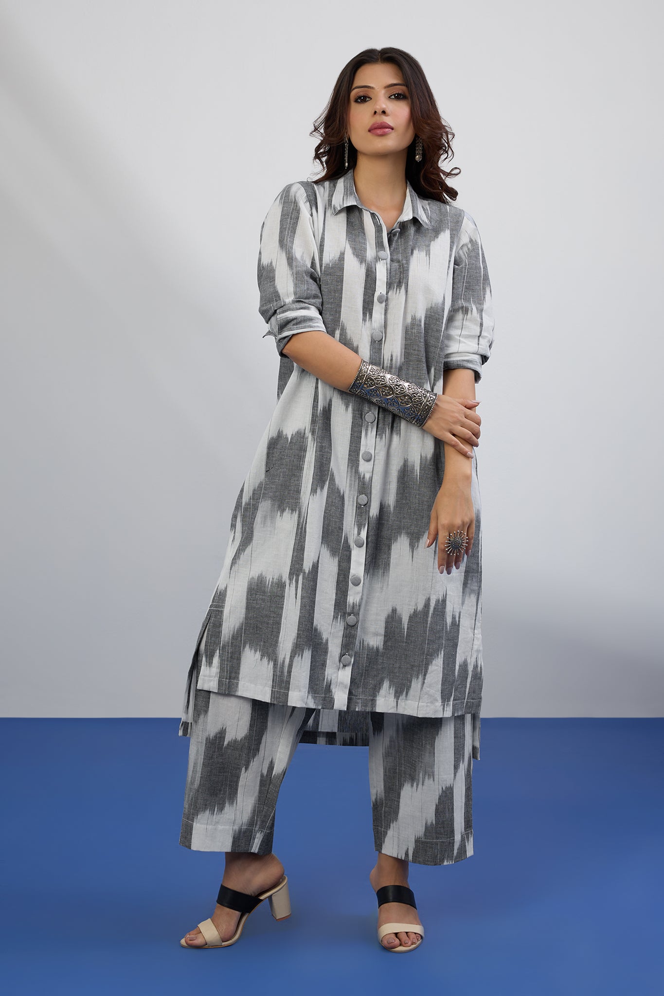 Co-ord Set Silver Silence Hi-Low Hem Kurta & Pants
