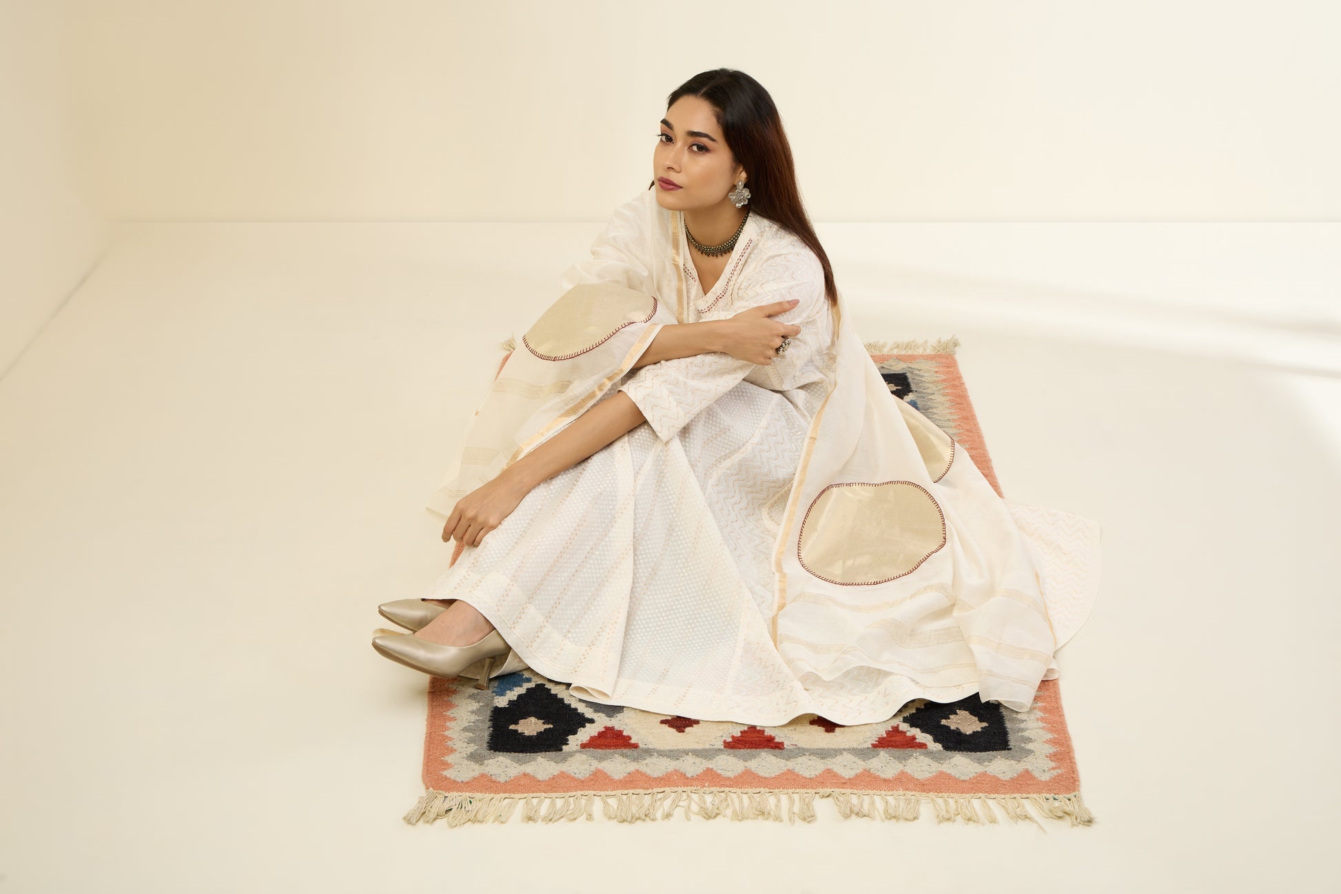 handwoven maheshwari dupatta - ivory gold