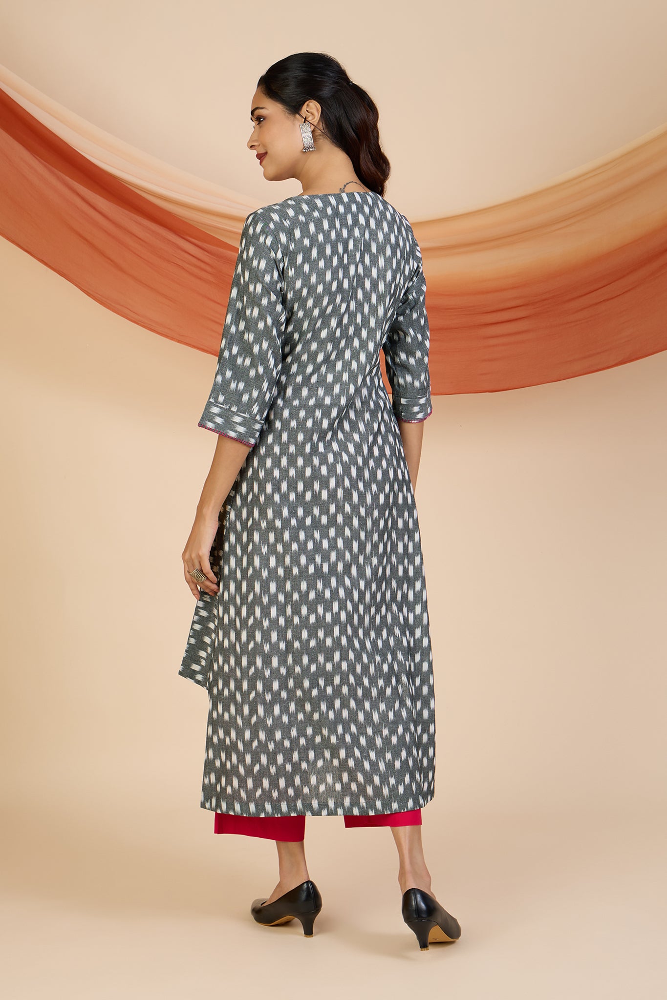 Ash Rose Sprinkle Ikat Long Kurta with Side Twist
