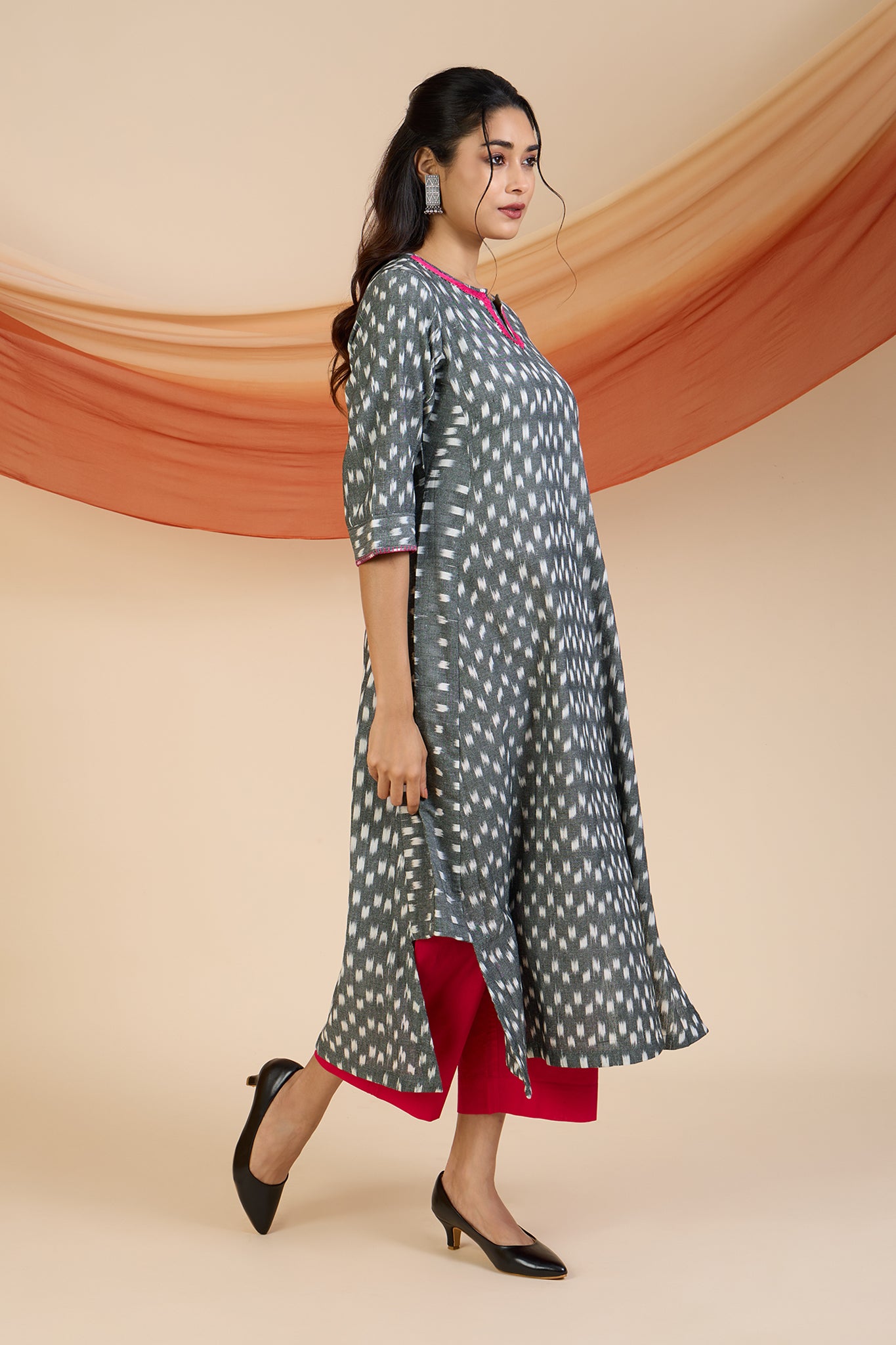 Ash Rose Sprinkle Ikat Long Kurta with Side Twist