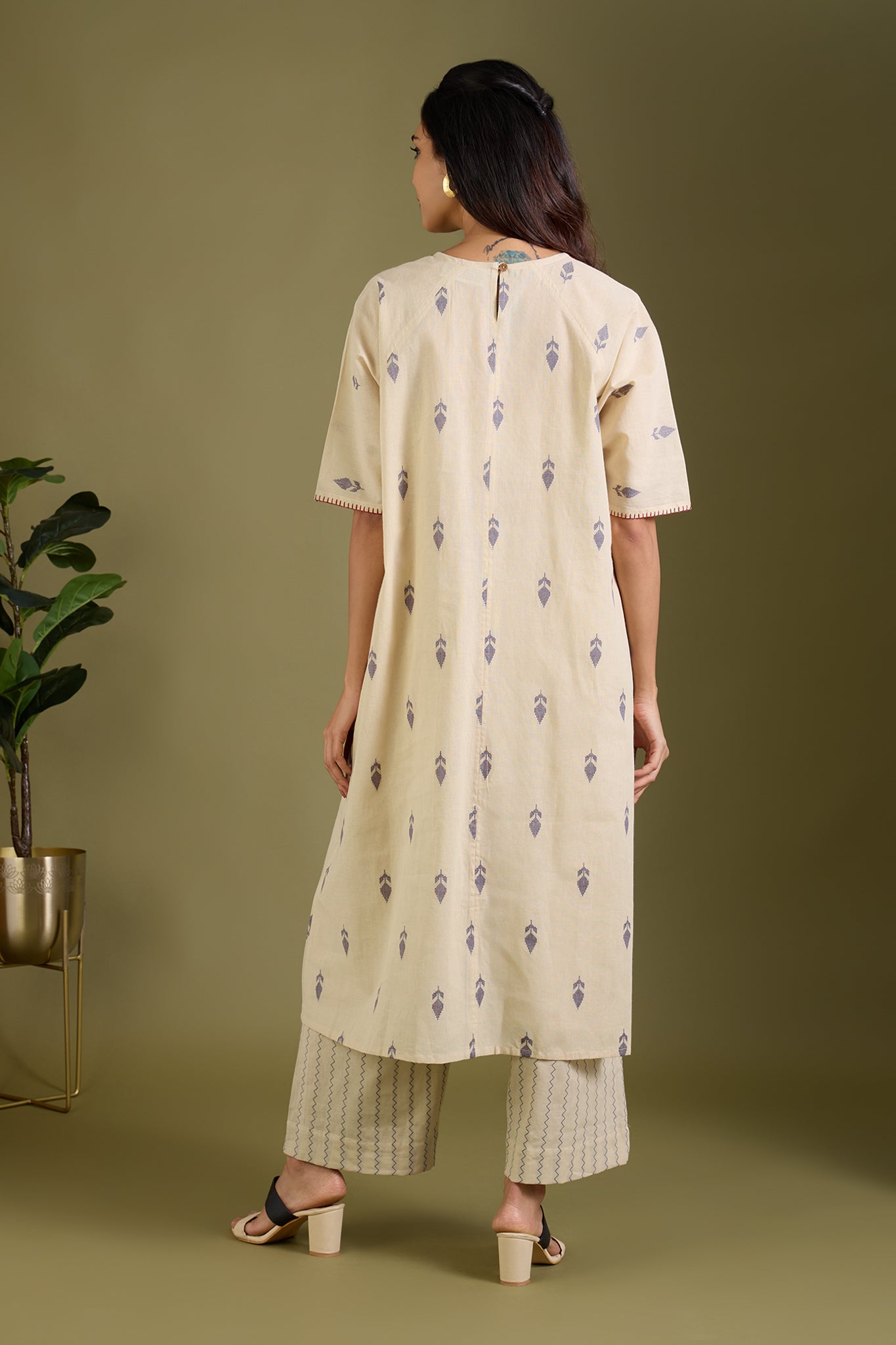 Co-ord set Sandstone Leaves drop shoulder tunic & pants (set of 2)