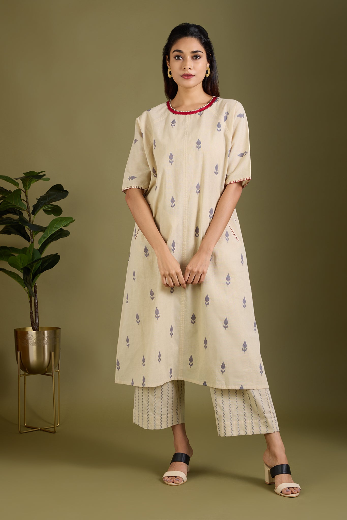 Co-ord set Sandstone Leaves drop shoulder tunic & pants (set of 2)