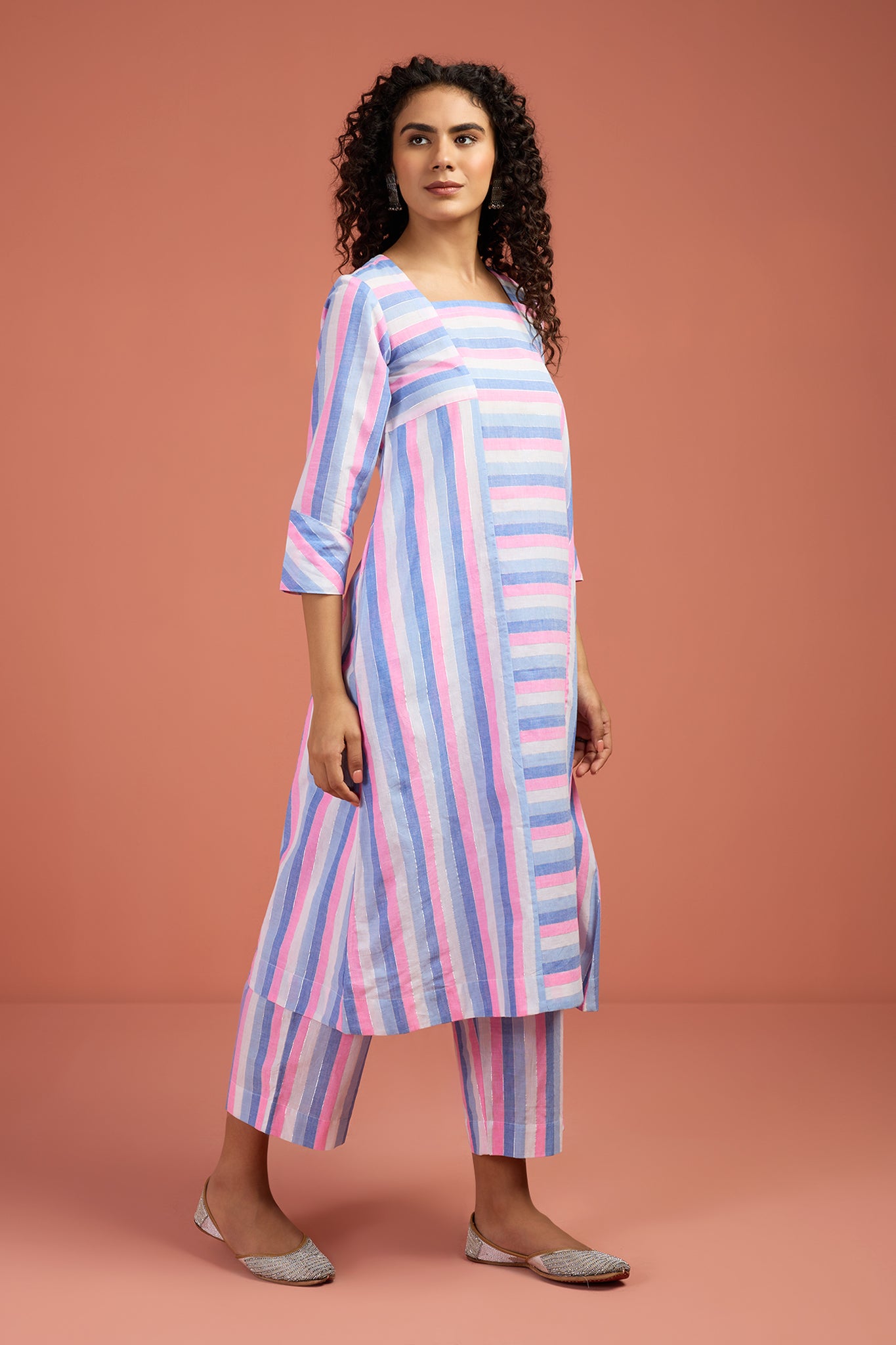 Co-ord Set Poem in Pastel Panelled Kurta & Pants