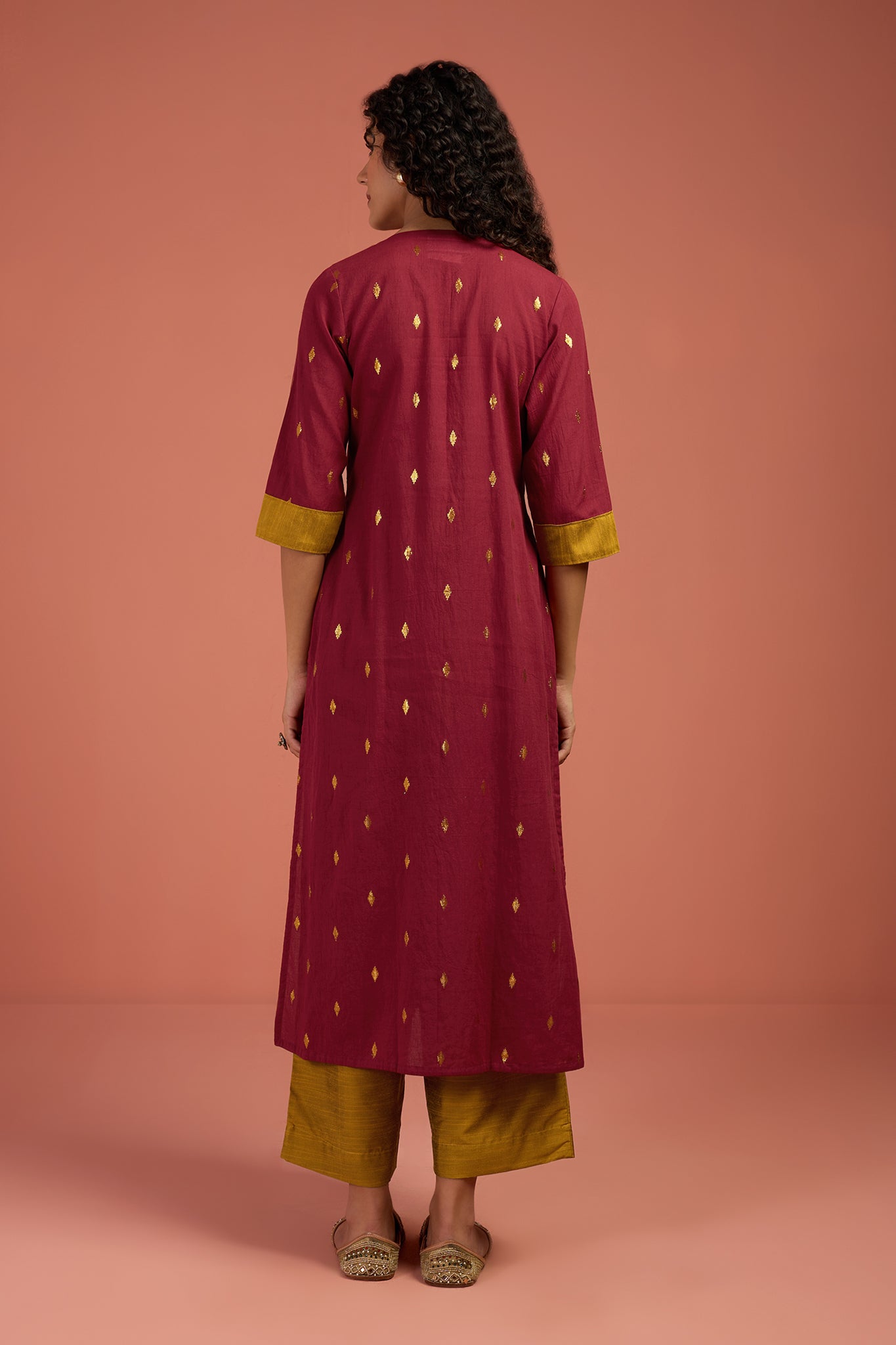 Garnet Gilt Pintuck Long Slit Kurta