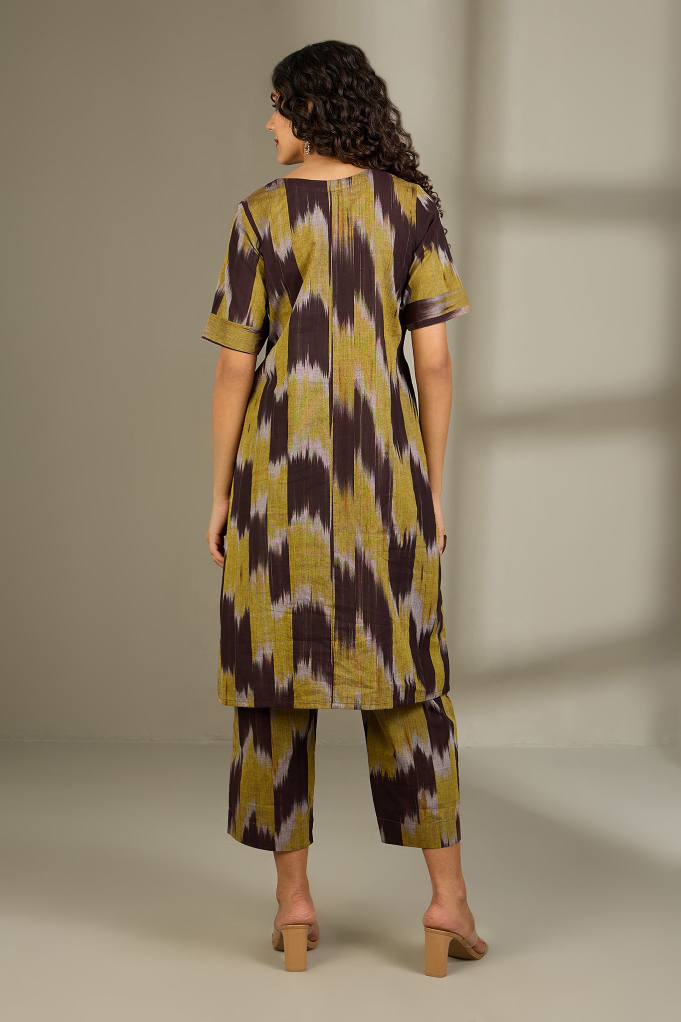 Co-ord Set Earthern Gold  Round Neck Kurta (set of 2)