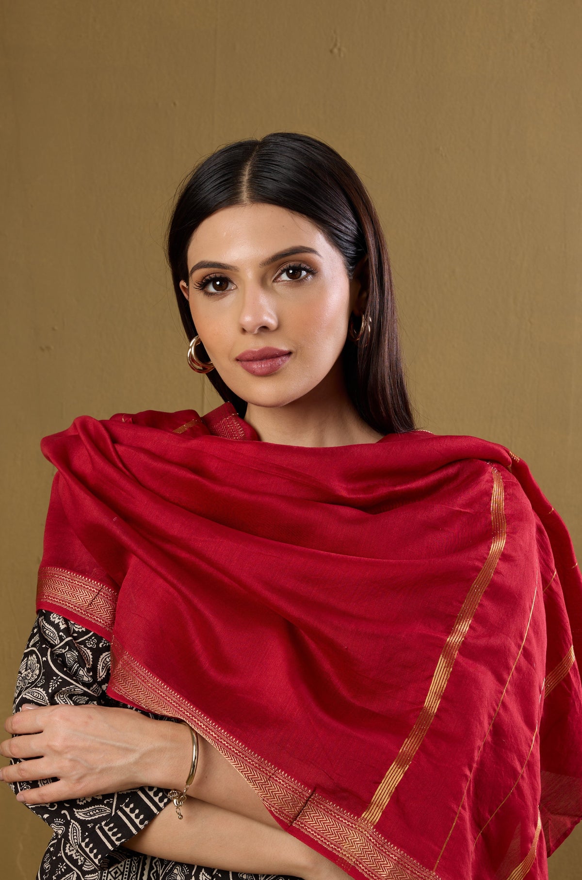 handwoven maheshwari dupatta - deep red